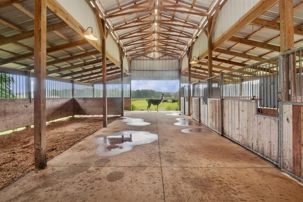 For Sale: $1,600,000 (7 beds, 5 baths, 3890 Square Feet)