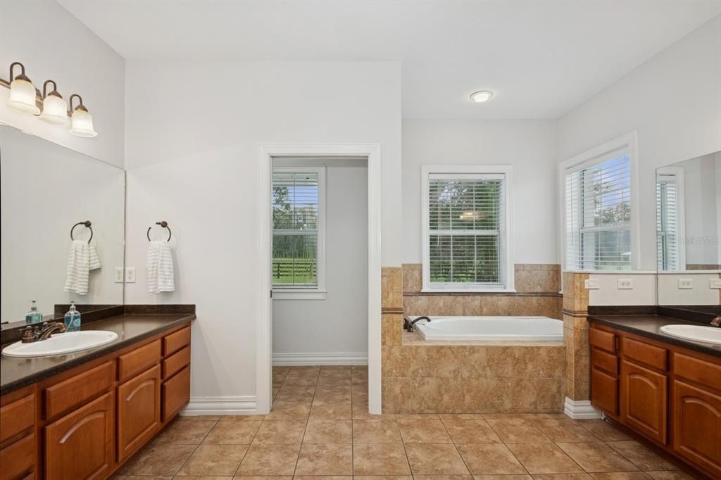 For Sale: $1,600,000 (7 beds, 5 baths, 3890 Square Feet)