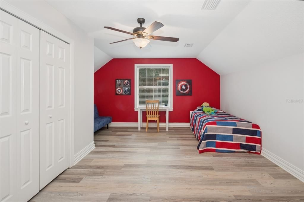 For Sale: $1,600,000 (7 beds, 5 baths, 3890 Square Feet)