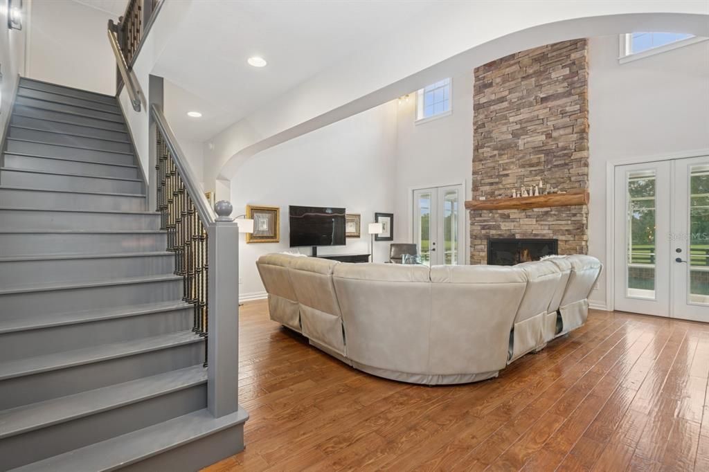 For Sale: $1,600,000 (7 beds, 5 baths, 3890 Square Feet)