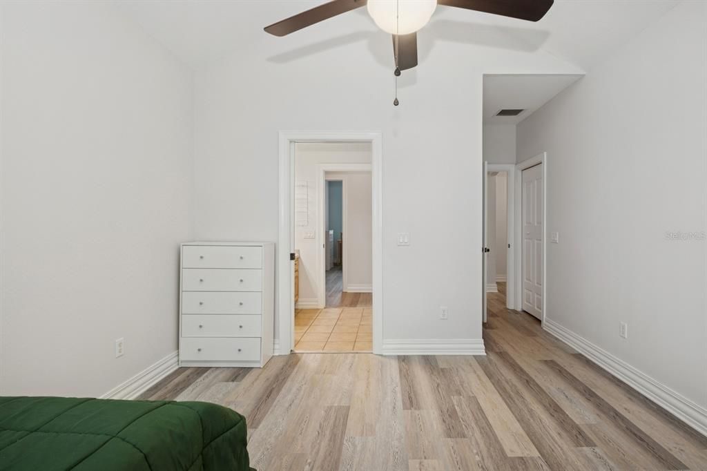 For Sale: $1,600,000 (7 beds, 5 baths, 3890 Square Feet)