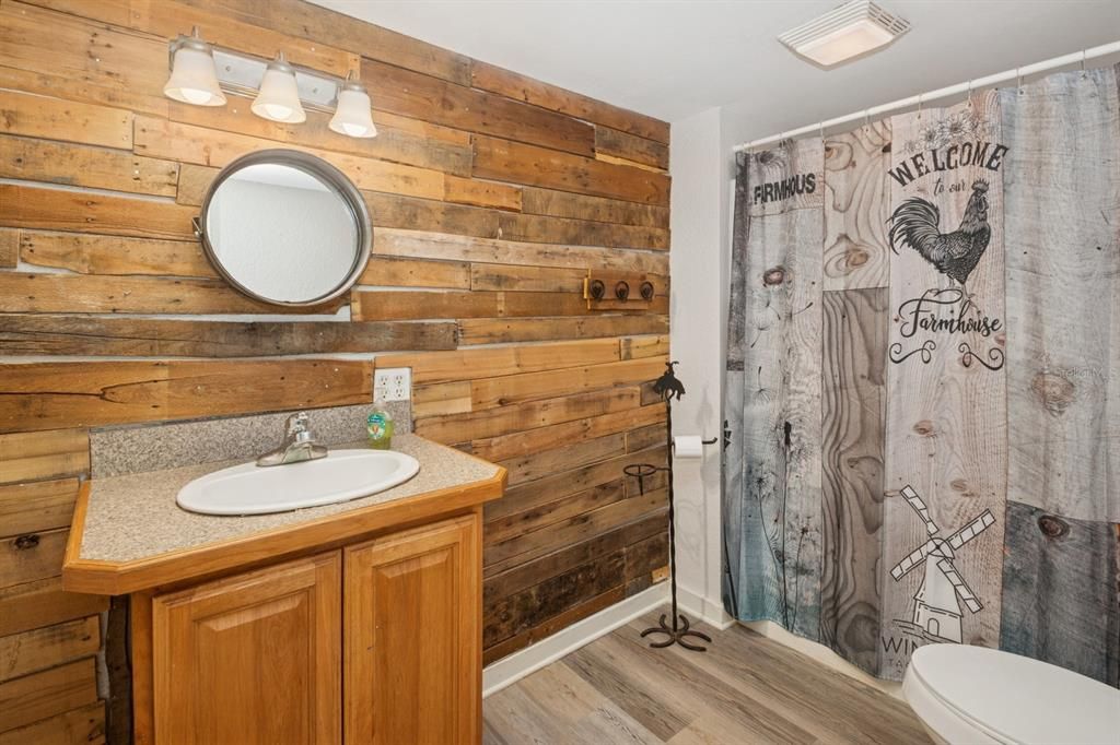 For Sale: $1,600,000 (7 beds, 5 baths, 3890 Square Feet)