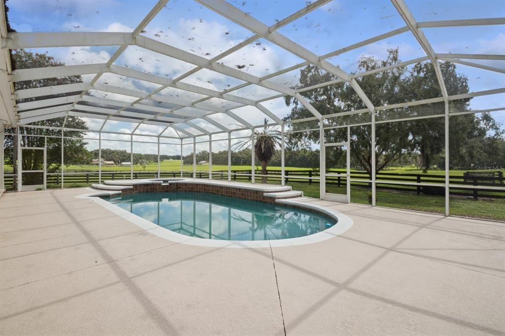 For Sale: $1,600,000 (7 beds, 5 baths, 3890 Square Feet)