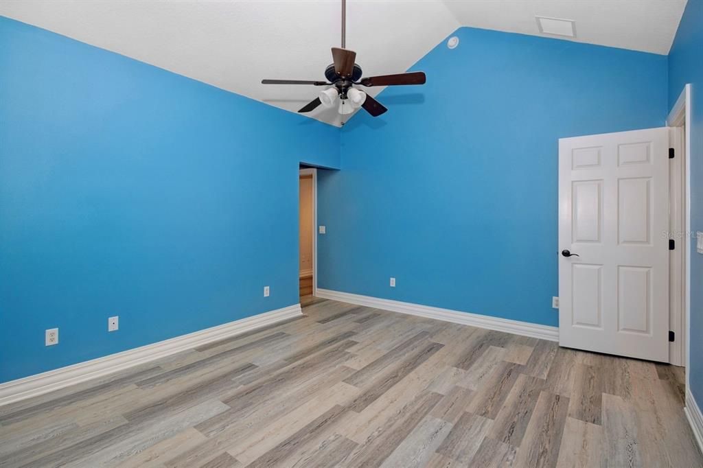 For Sale: $1,600,000 (7 beds, 5 baths, 3890 Square Feet)