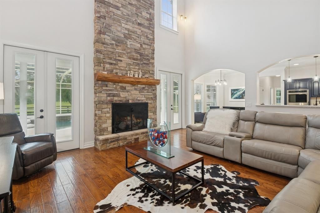 For Sale: $1,600,000 (7 beds, 5 baths, 3890 Square Feet)