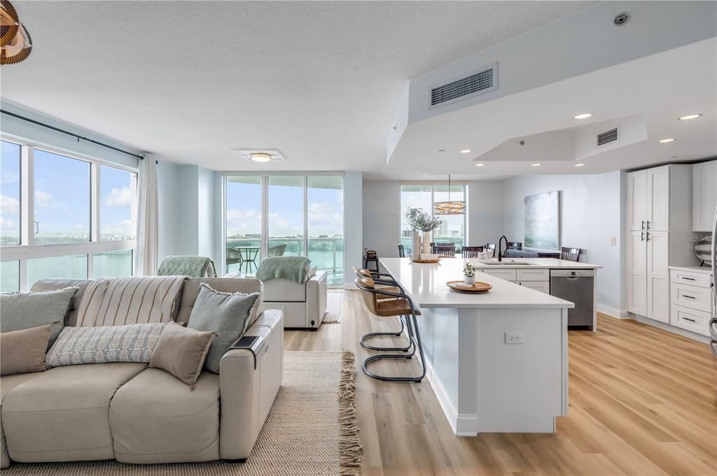 待售: $600,000 (3 贝兹, 3 浴室, 2239 平方英尺)