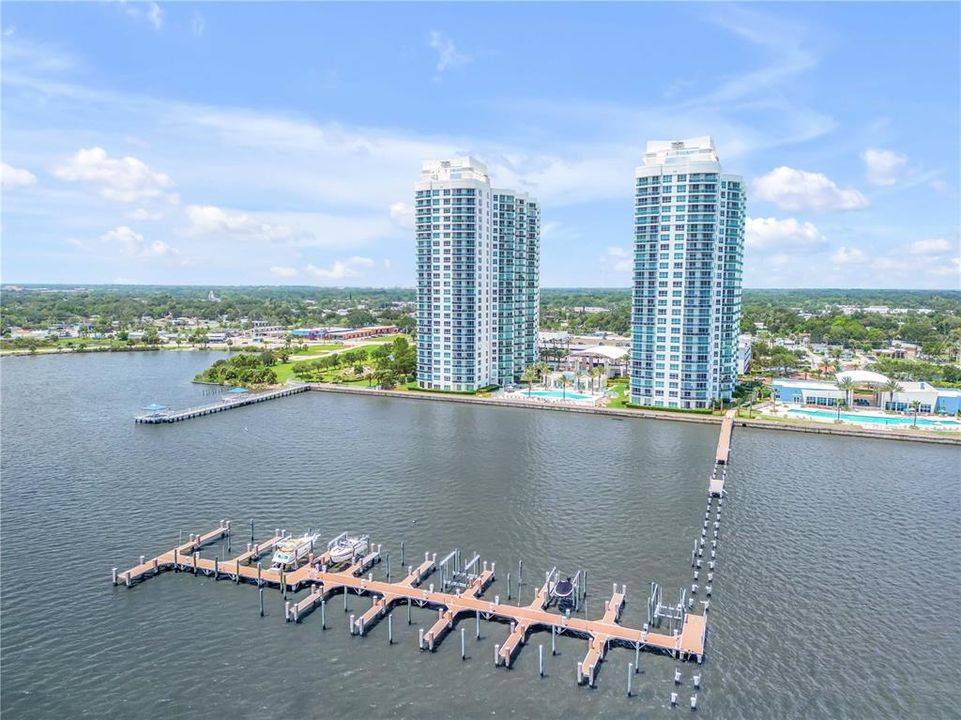 待售: $600,000 (3 贝兹, 3 浴室, 2239 平方英尺)