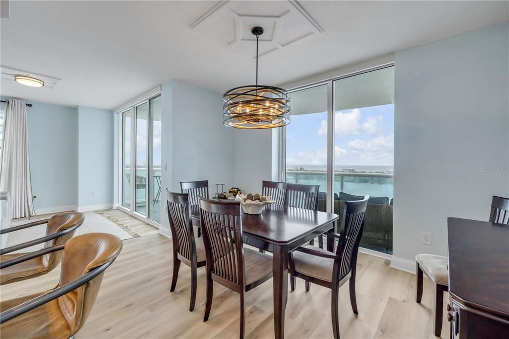 待售: $600,000 (3 贝兹, 3 浴室, 2239 平方英尺)