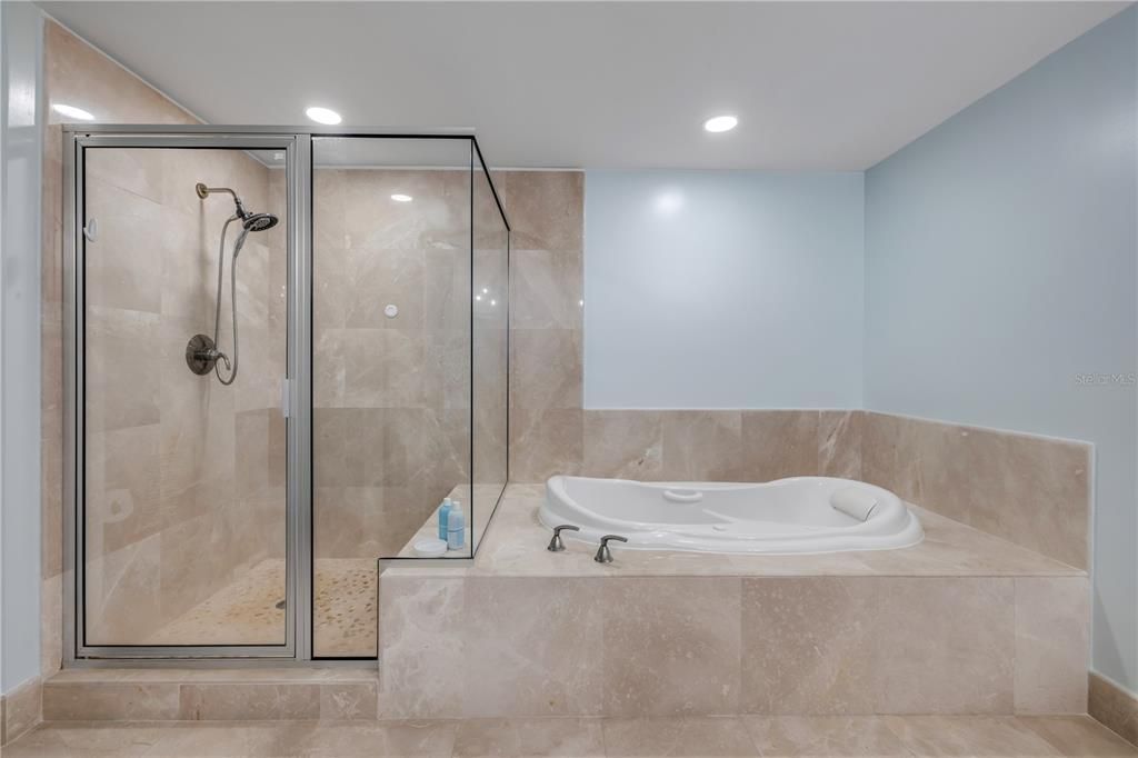 待售: $600,000 (3 贝兹, 3 浴室, 2239 平方英尺)