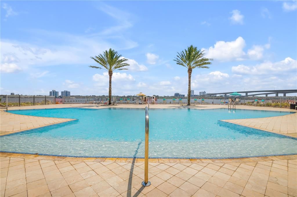 待售: $600,000 (3 贝兹, 3 浴室, 2239 平方英尺)