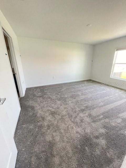 合同活跃: $1,950 (3 贝兹, 2 浴室, 1555 平方英尺)