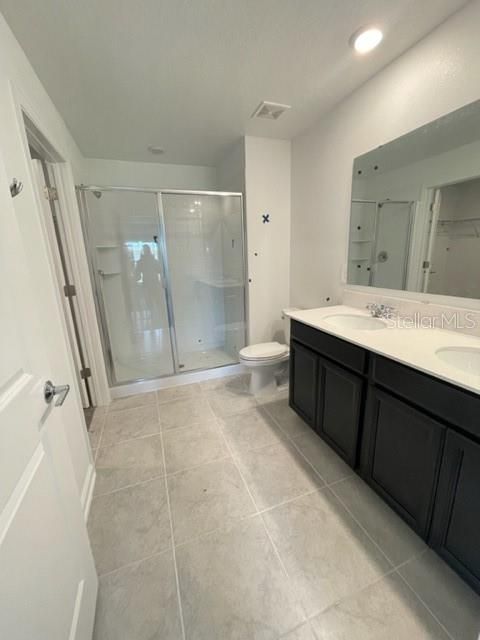 合同活跃: $1,950 (3 贝兹, 2 浴室, 1555 平方英尺)