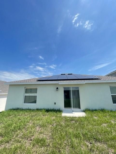 合同活跃: $1,950 (3 贝兹, 2 浴室, 1555 平方英尺)