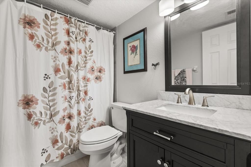 待售: $355,000 (2 贝兹, 2 浴室, 1140 平方英尺)