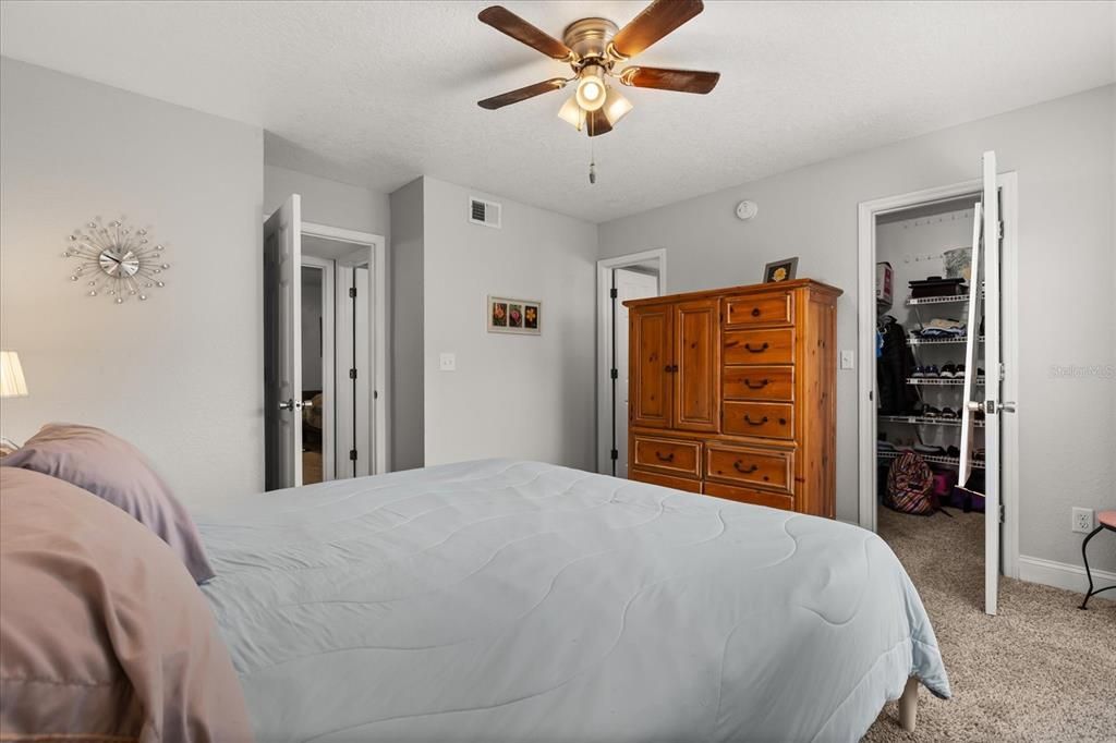 待售: $355,000 (2 贝兹, 2 浴室, 1140 平方英尺)