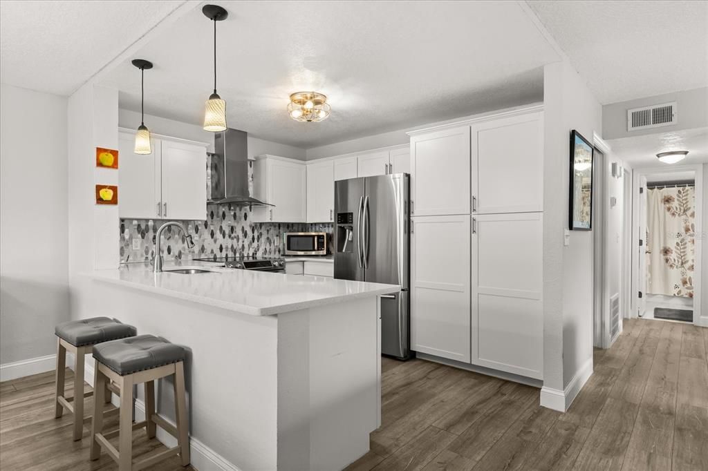 待售: $355,000 (2 贝兹, 2 浴室, 1140 平方英尺)