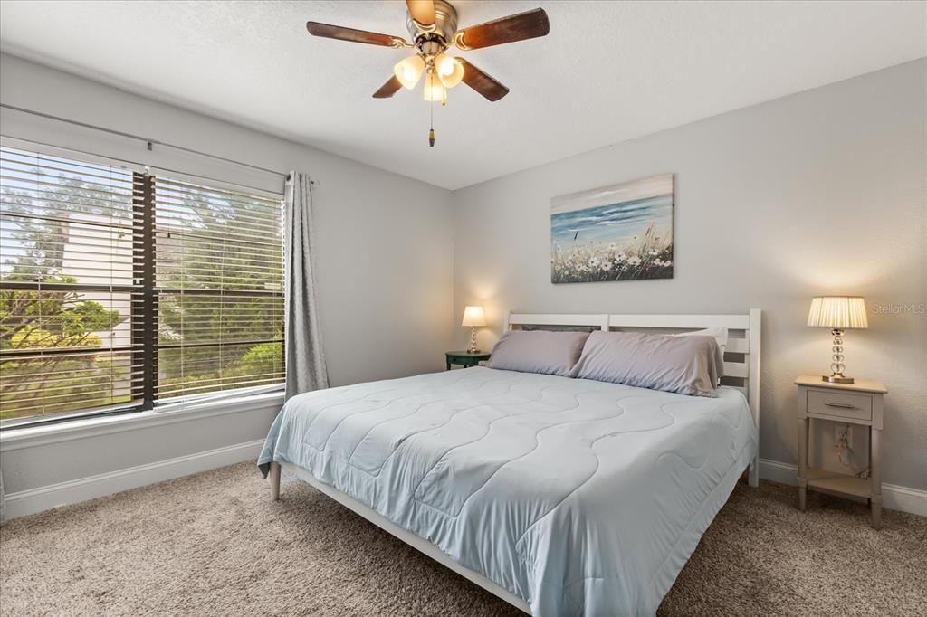 待售: $355,000 (2 贝兹, 2 浴室, 1140 平方英尺)