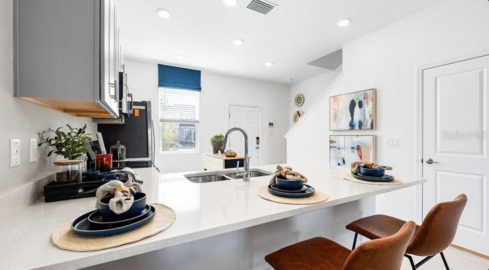 Active With Contract: $265,440 (2 beds, 2 baths, 1187 Square Feet)