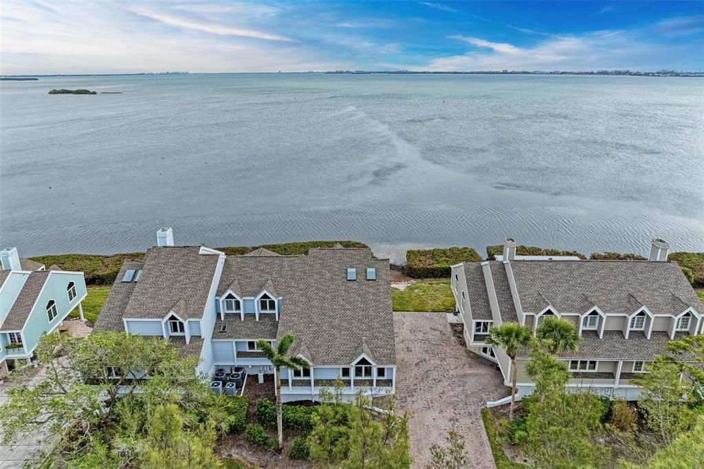 Недавно продано: $849,900 (2 спален, 2 ванн, 2193 Квадратных фут)