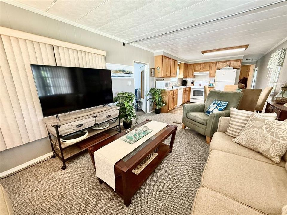 Active With Contract: $95,000 (1 beds, 1 baths, 774 Square Feet)