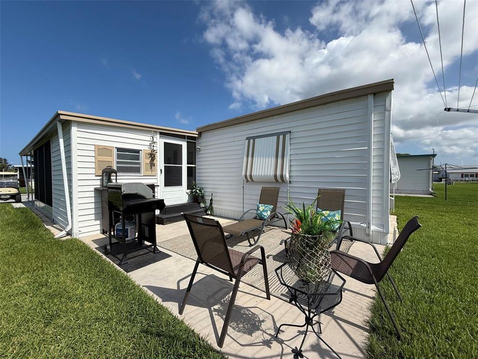 Active With Contract: $95,000 (1 beds, 1 baths, 774 Square Feet)