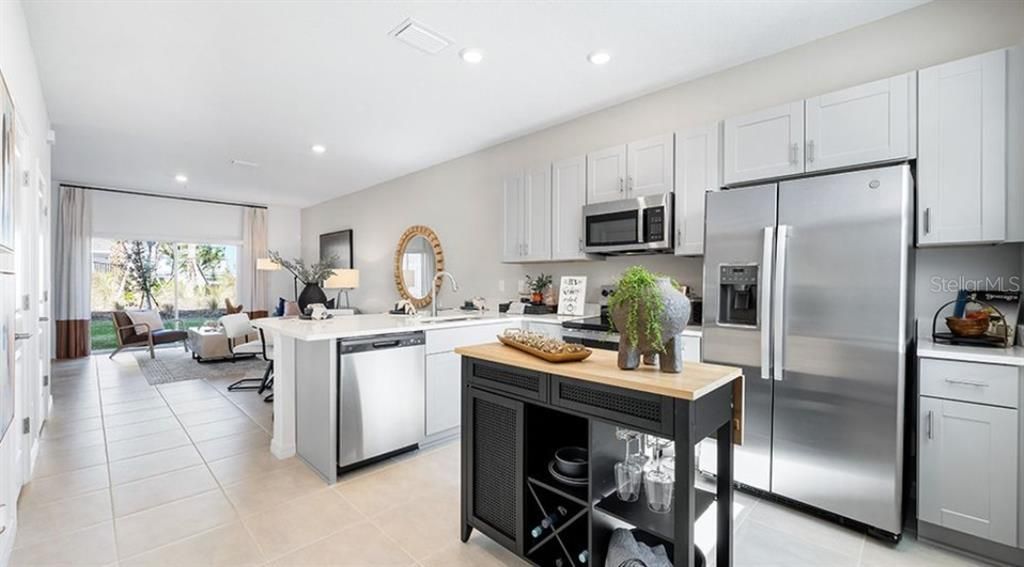 Active With Contract: $265,440 (2 beds, 2 baths, 1187 Square Feet)