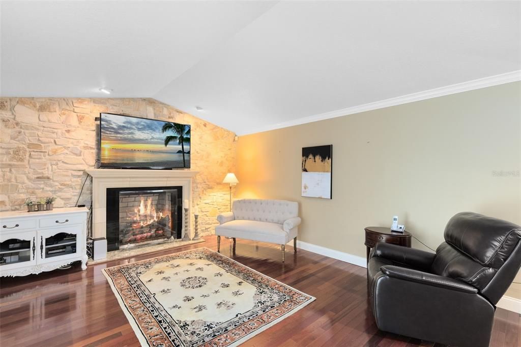 待售: $1,050,000 (4 贝兹, 2 浴室, 4105 平方英尺)