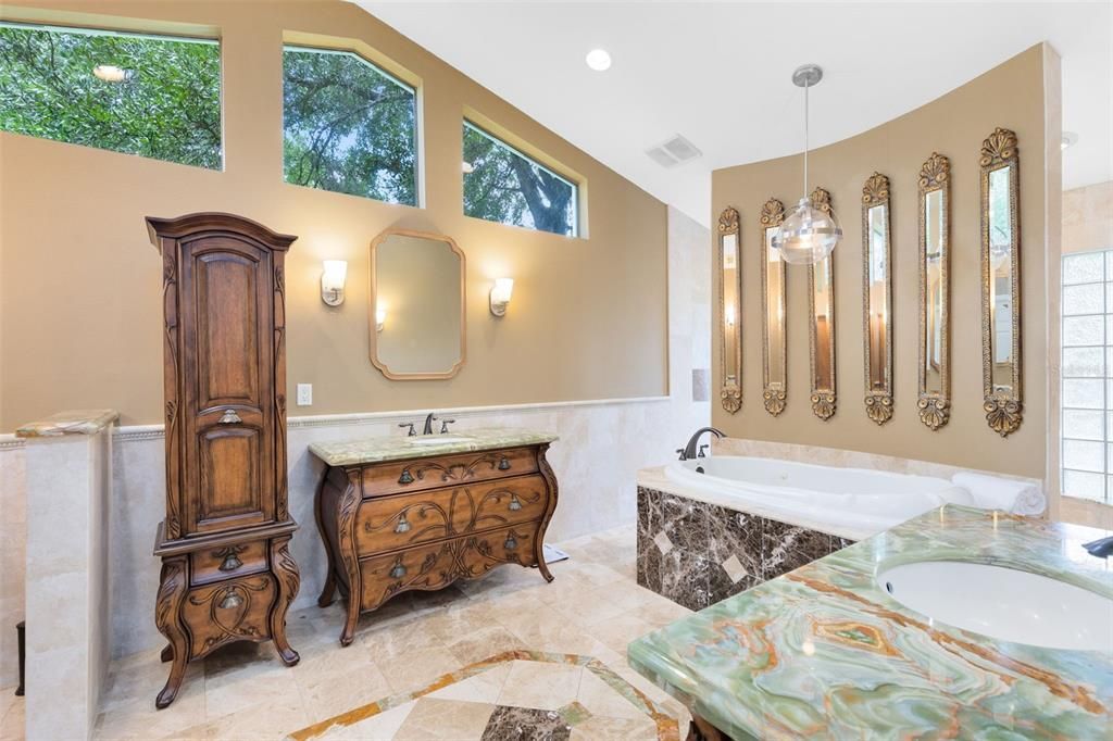 待售: $1,050,000 (4 贝兹, 2 浴室, 4105 平方英尺)