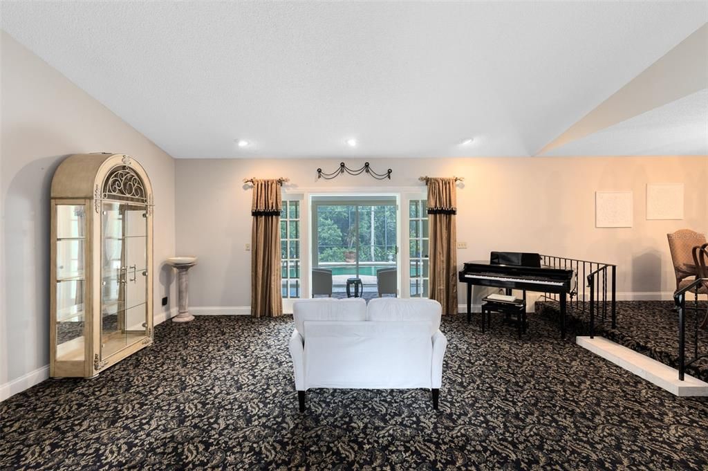 待售: $1,050,000 (4 贝兹, 2 浴室, 4105 平方英尺)