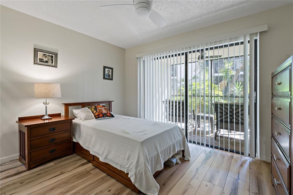 For Sale: $210,000 (2 beds, 2 baths, 1115 Square Feet)