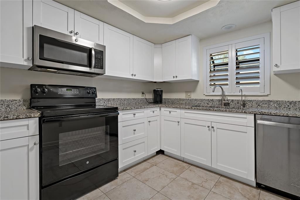 For Sale: $210,000 (2 beds, 2 baths, 1115 Square Feet)