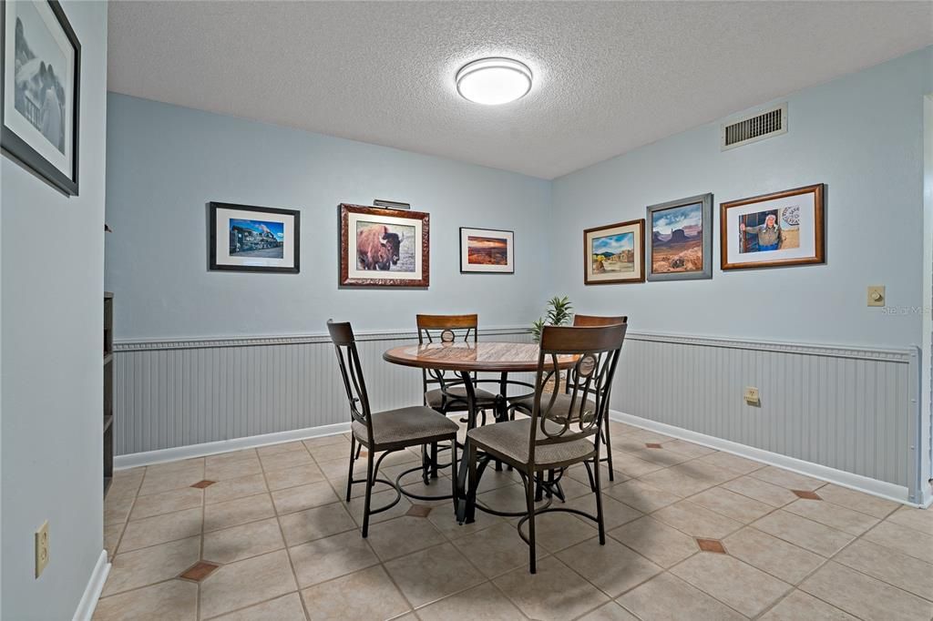 For Sale: $210,000 (2 beds, 2 baths, 1115 Square Feet)