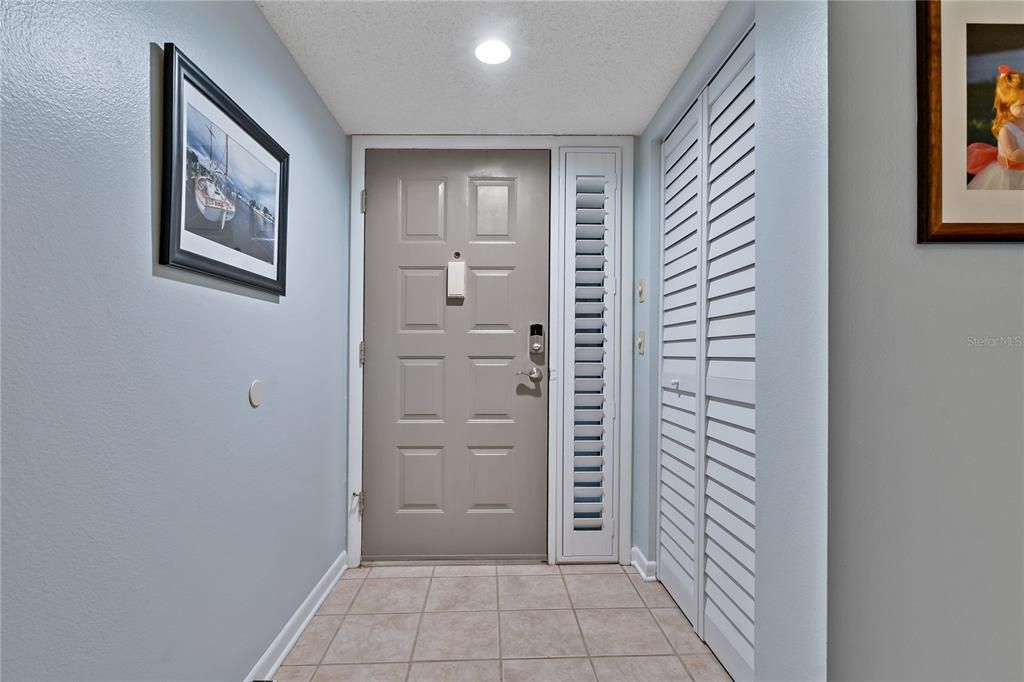 For Sale: $210,000 (2 beds, 2 baths, 1115 Square Feet)