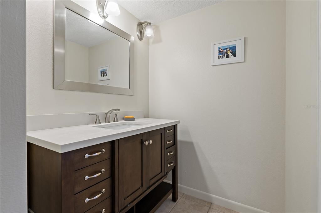 For Sale: $210,000 (2 beds, 2 baths, 1115 Square Feet)