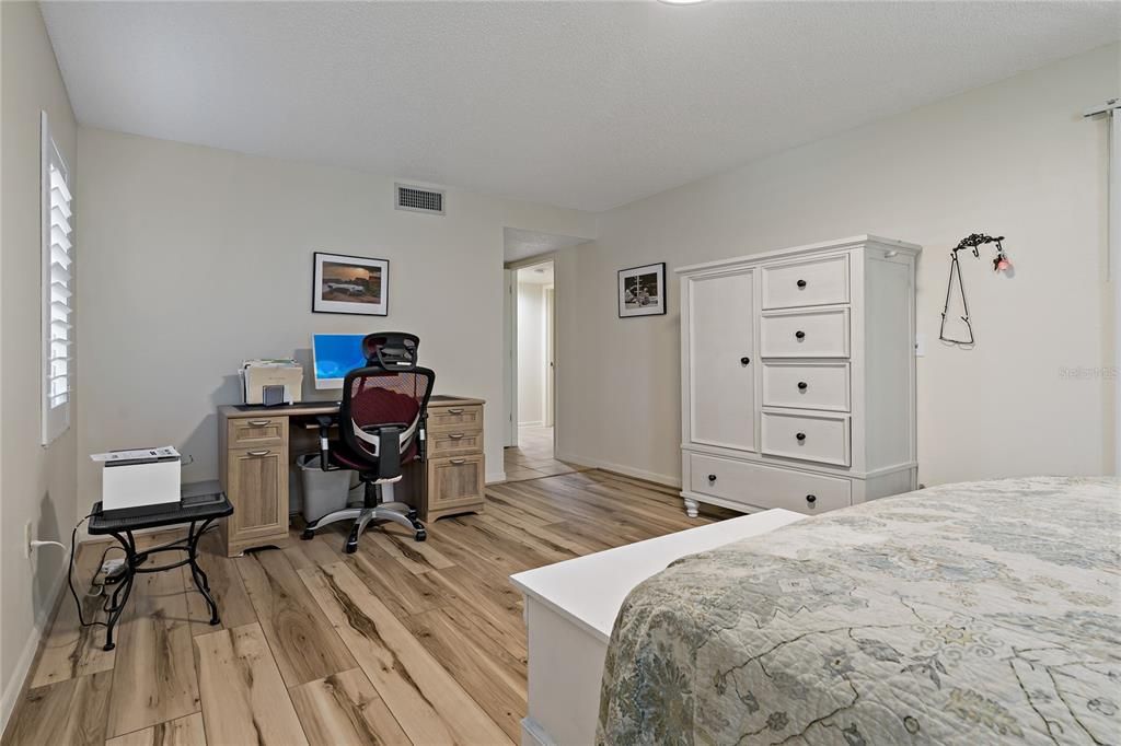 For Sale: $210,000 (2 beds, 2 baths, 1115 Square Feet)