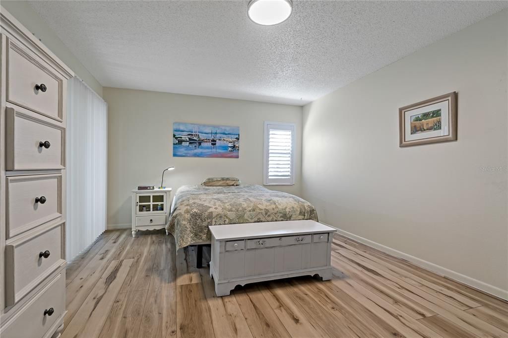 For Sale: $210,000 (2 beds, 2 baths, 1115 Square Feet)