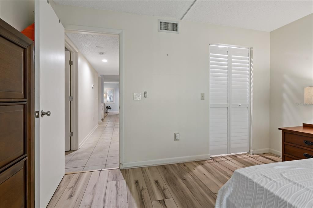 For Sale: $210,000 (2 beds, 2 baths, 1115 Square Feet)