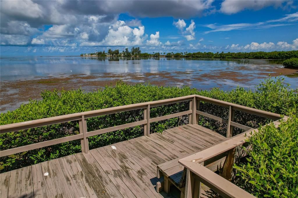 For Sale: $210,000 (2 beds, 2 baths, 1115 Square Feet)