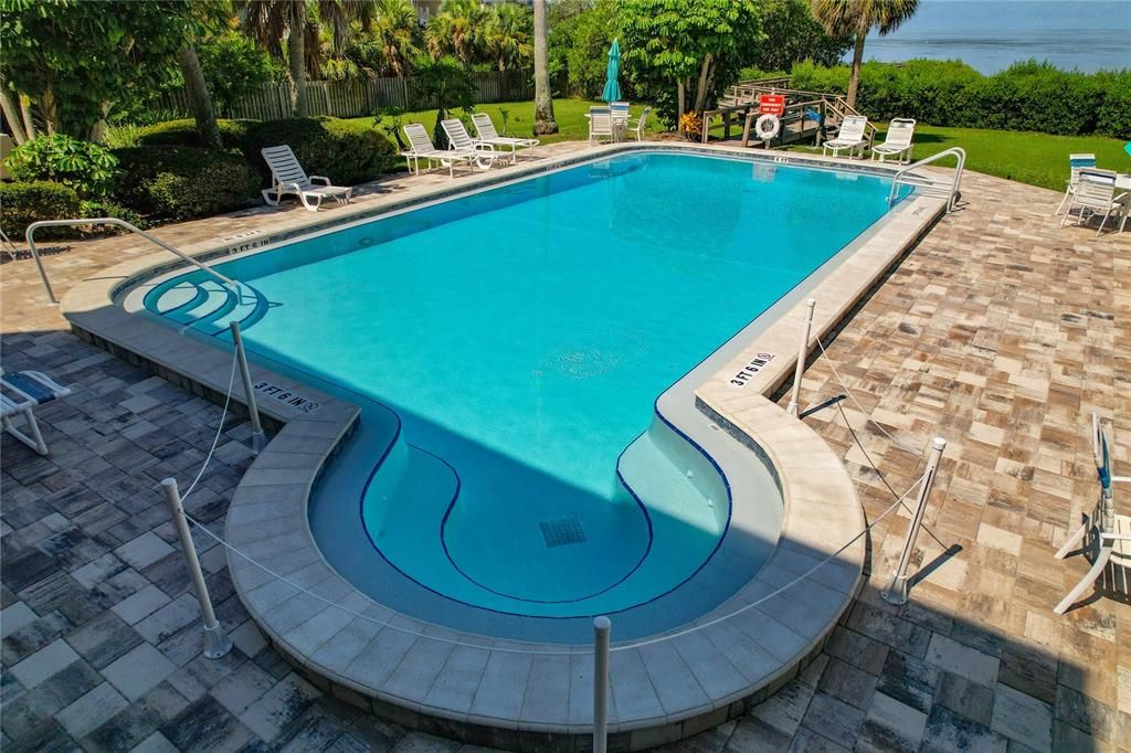 For Sale: $210,000 (2 beds, 2 baths, 1115 Square Feet)