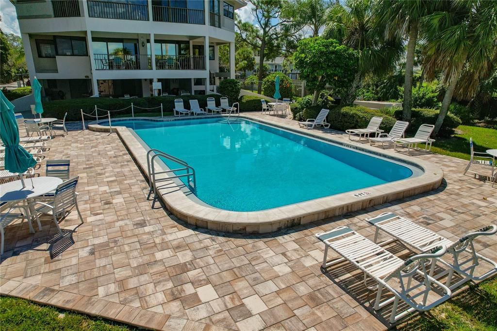 For Sale: $210,000 (2 beds, 2 baths, 1115 Square Feet)