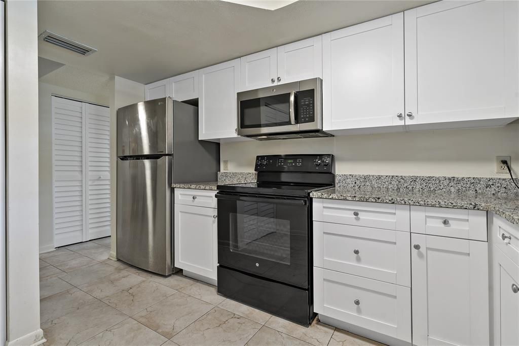 For Sale: $210,000 (2 beds, 2 baths, 1115 Square Feet)