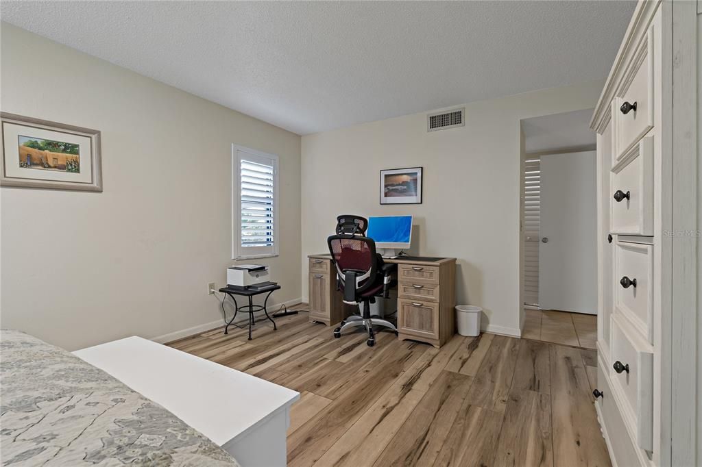 For Sale: $210,000 (2 beds, 2 baths, 1115 Square Feet)