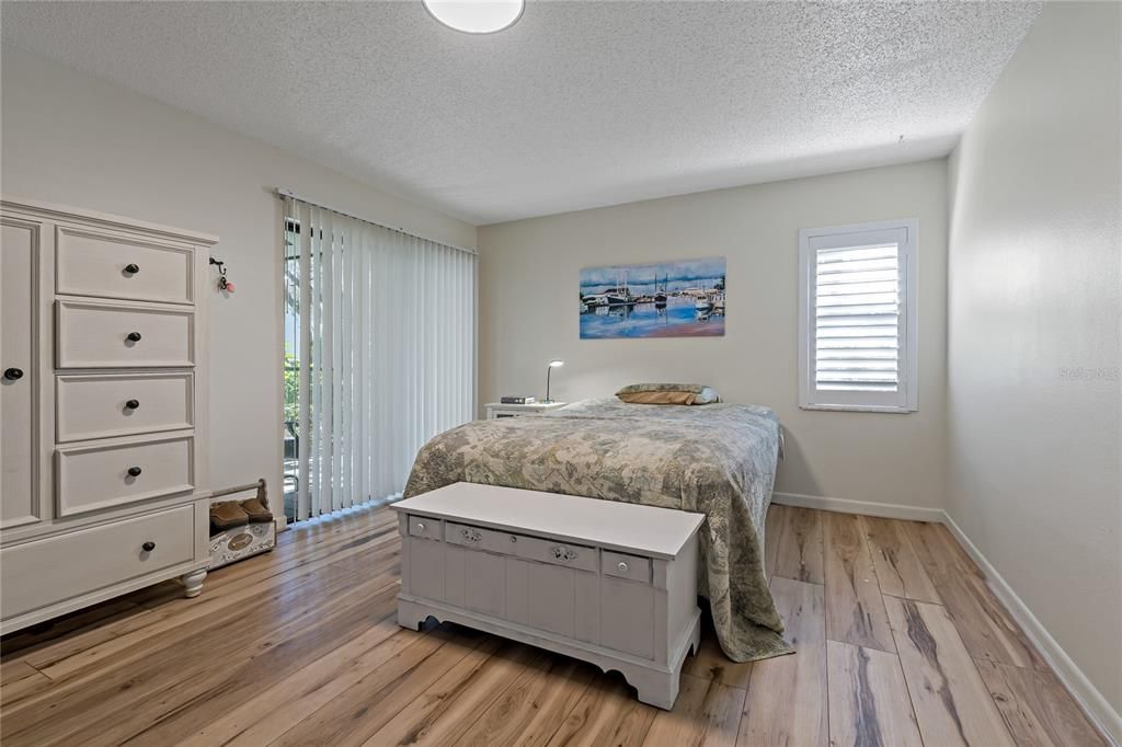 For Sale: $210,000 (2 beds, 2 baths, 1115 Square Feet)