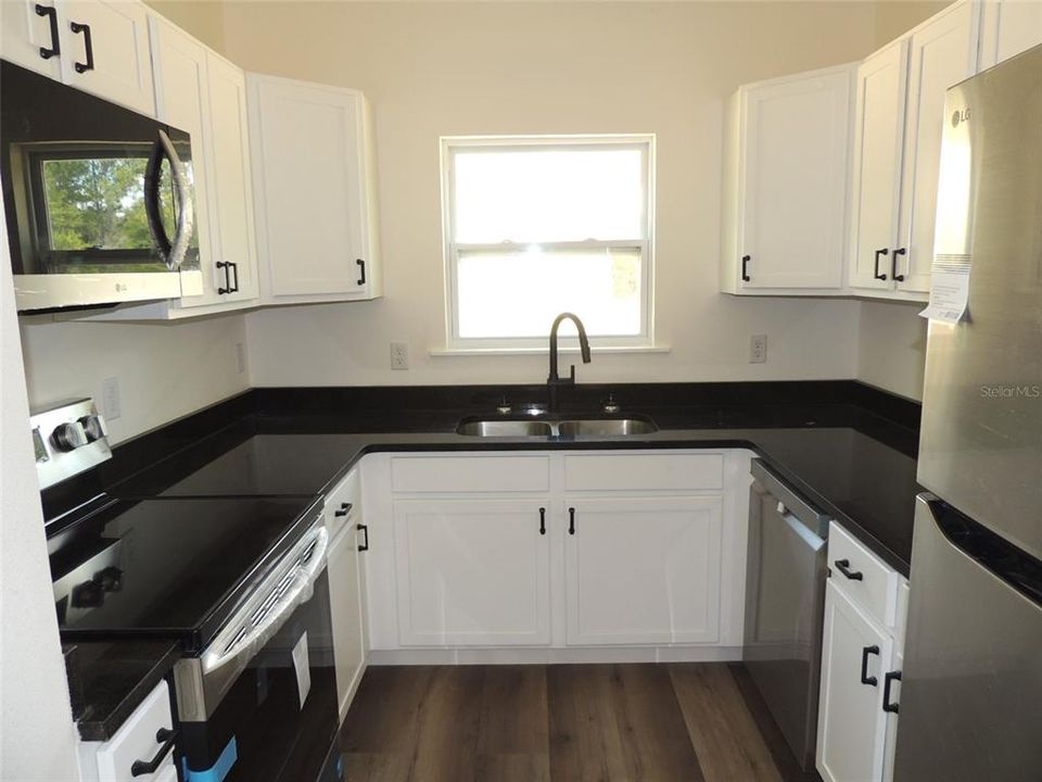 На продажу: $179,900 (1 спален, 1 ванн, 540 Квадратных фут)