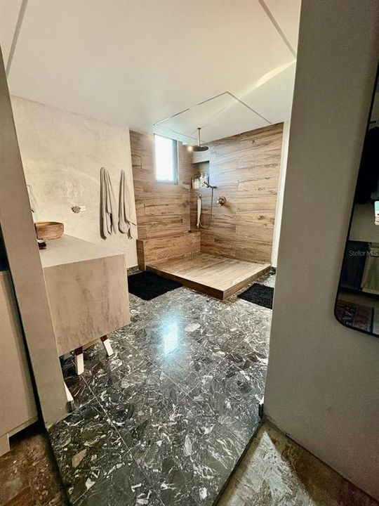 En Renta: $11,000 (5 camas, 4 baños, 4600 Pies cuadrados)