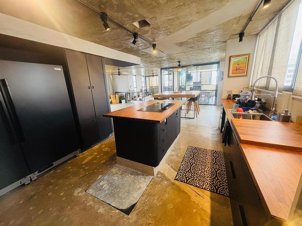 En Renta: $11,000 (5 camas, 4 baños, 4600 Pies cuadrados)