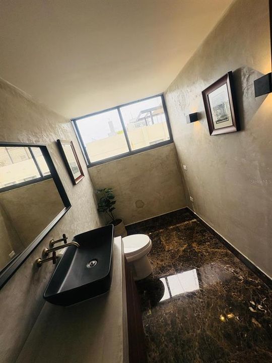 En Renta: $11,000 (5 camas, 4 baños, 4600 Pies cuadrados)