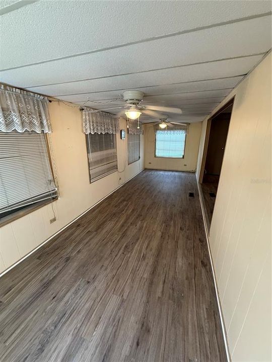 На продажу: $59,900 (2 спален, 2 ванн, 720 Квадратных фут)