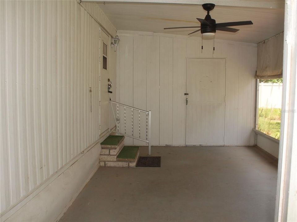 На продажу: $59,900 (2 спален, 2 ванн, 720 Квадратных фут)