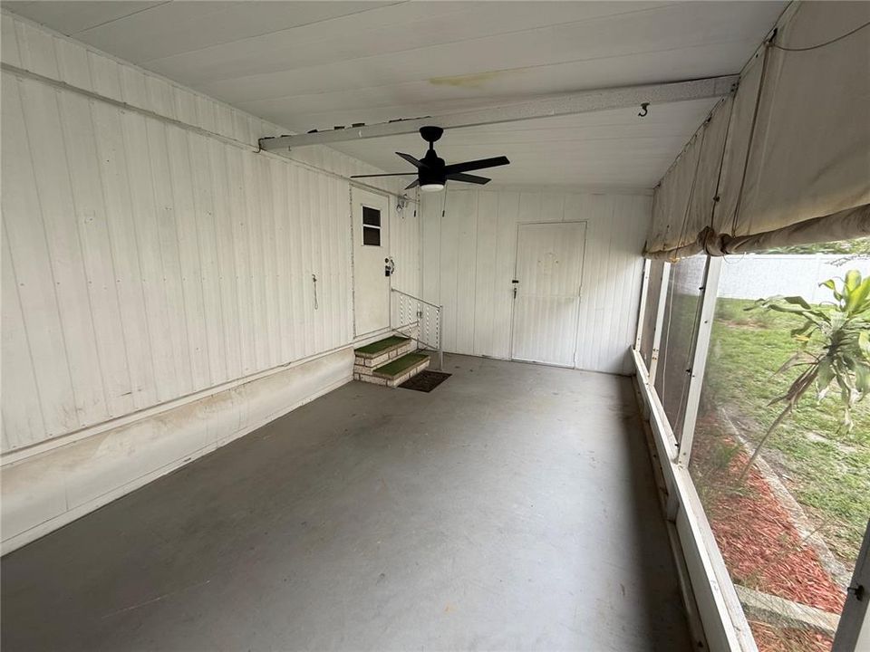 На продажу: $59,900 (2 спален, 2 ванн, 720 Квадратных фут)